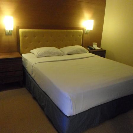 Hotel Mutiara Malioboro Jogyakarta Zewnętrze zdjęcie