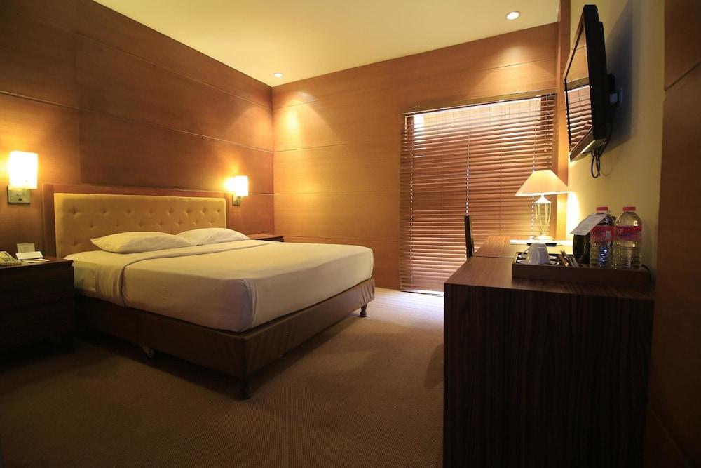 Hotel Mutiara Malioboro Jogyakarta Zewnętrze zdjęcie