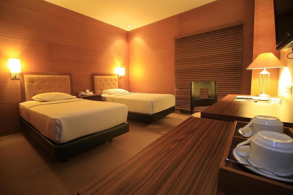 Hotel Mutiara Malioboro Jogyakarta Zewnętrze zdjęcie