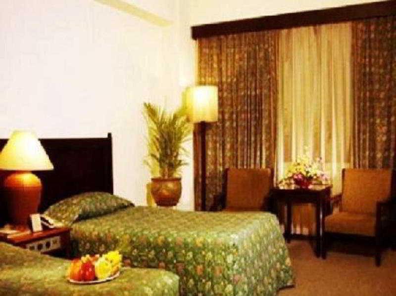 Hotel Mutiara Malioboro Jogyakarta Zewnętrze zdjęcie