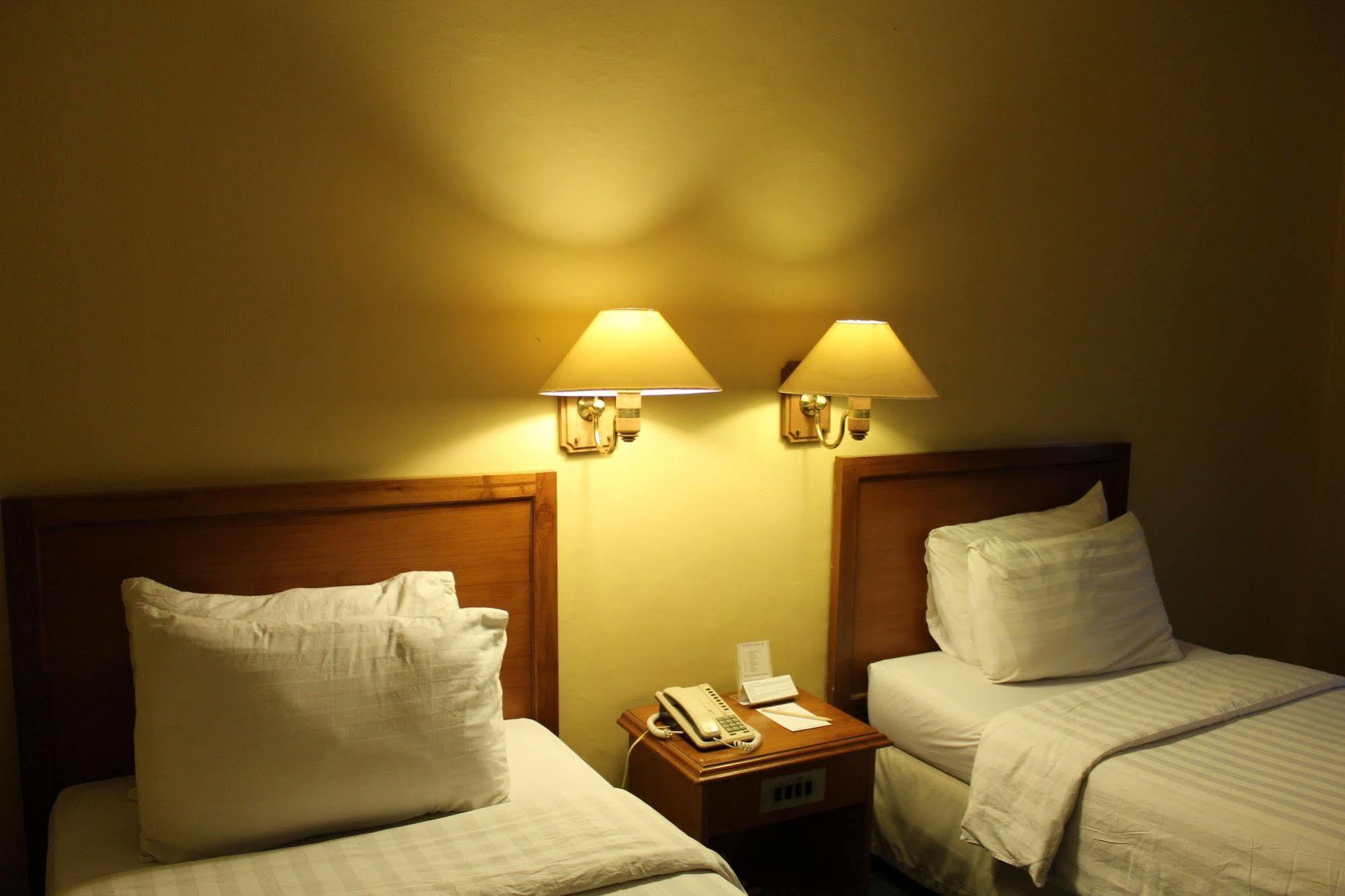 Hotel Mutiara Malioboro Jogyakarta Zewnętrze zdjęcie