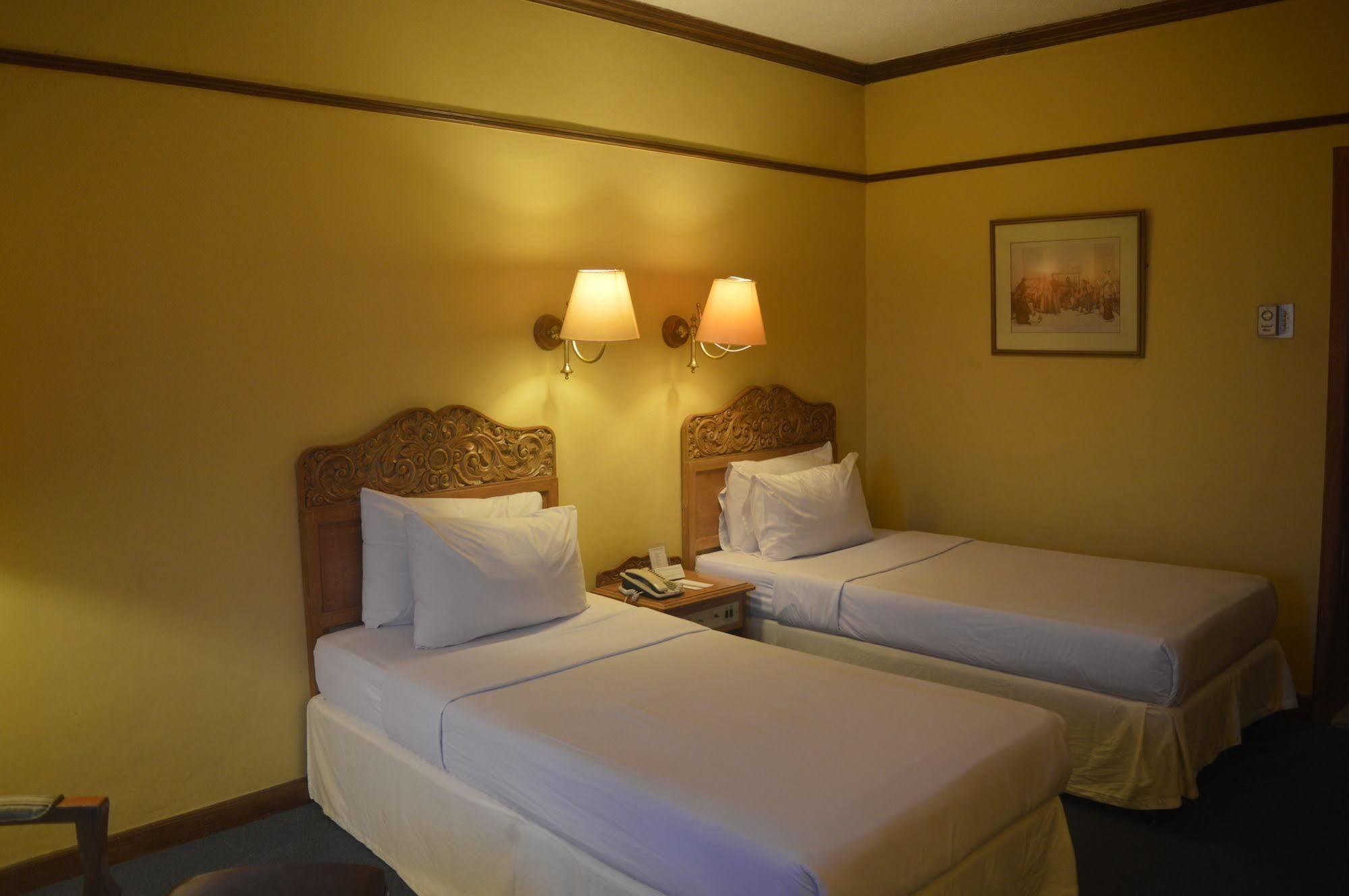 Hotel Mutiara Malioboro Jogyakarta Zewnętrze zdjęcie