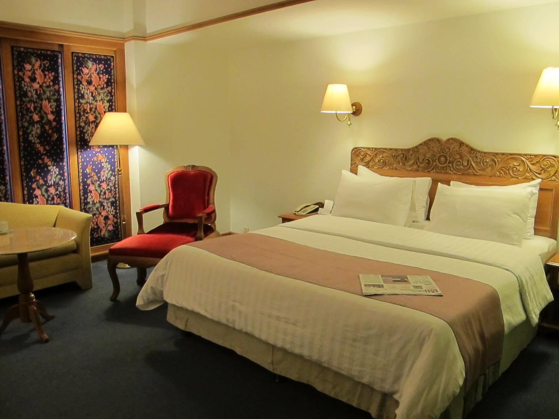 Hotel Mutiara Malioboro Jogyakarta Zewnętrze zdjęcie
