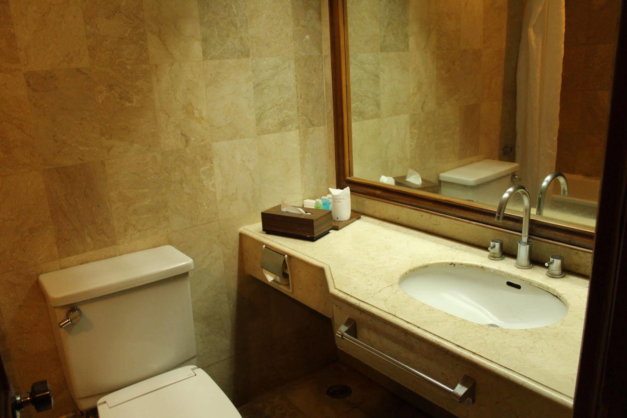 Hotel Mutiara Malioboro Jogyakarta Zewnętrze zdjęcie