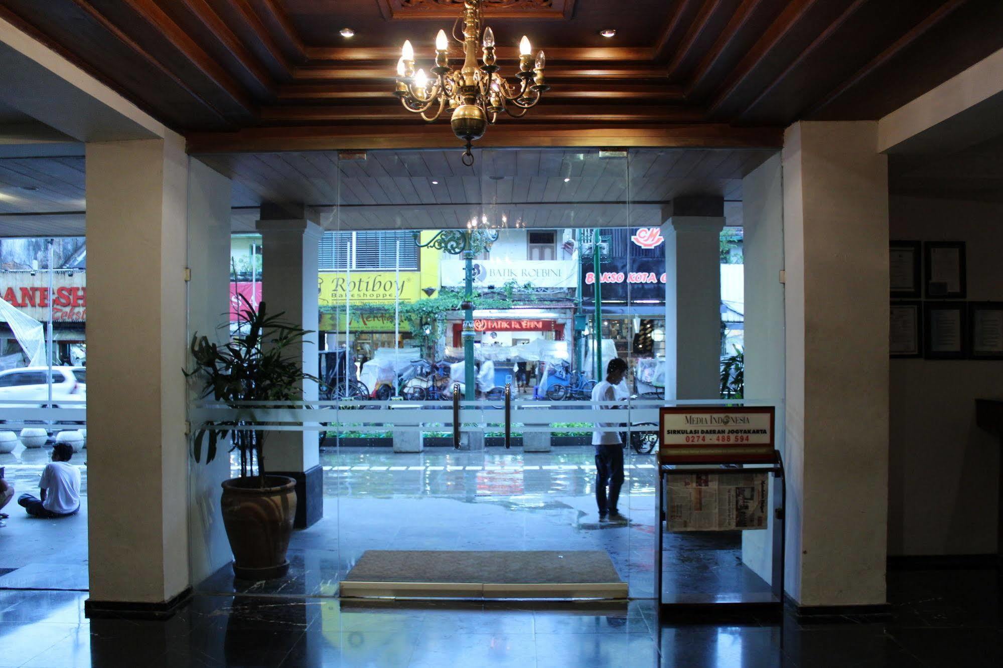Hotel Mutiara Malioboro Jogyakarta Zewnętrze zdjęcie