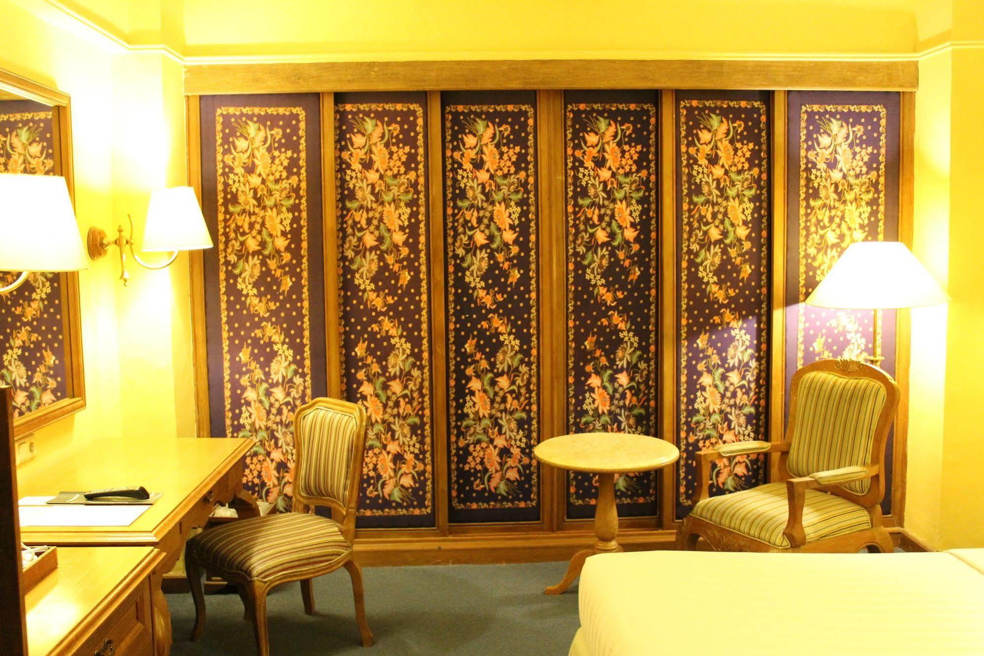Hotel Mutiara Malioboro Jogyakarta Zewnętrze zdjęcie