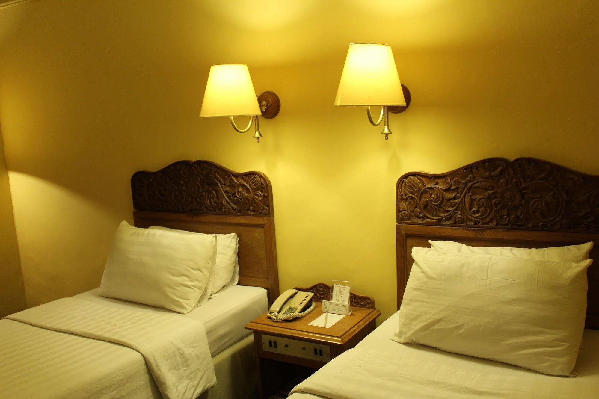 Hotel Mutiara Malioboro Jogyakarta Zewnętrze zdjęcie