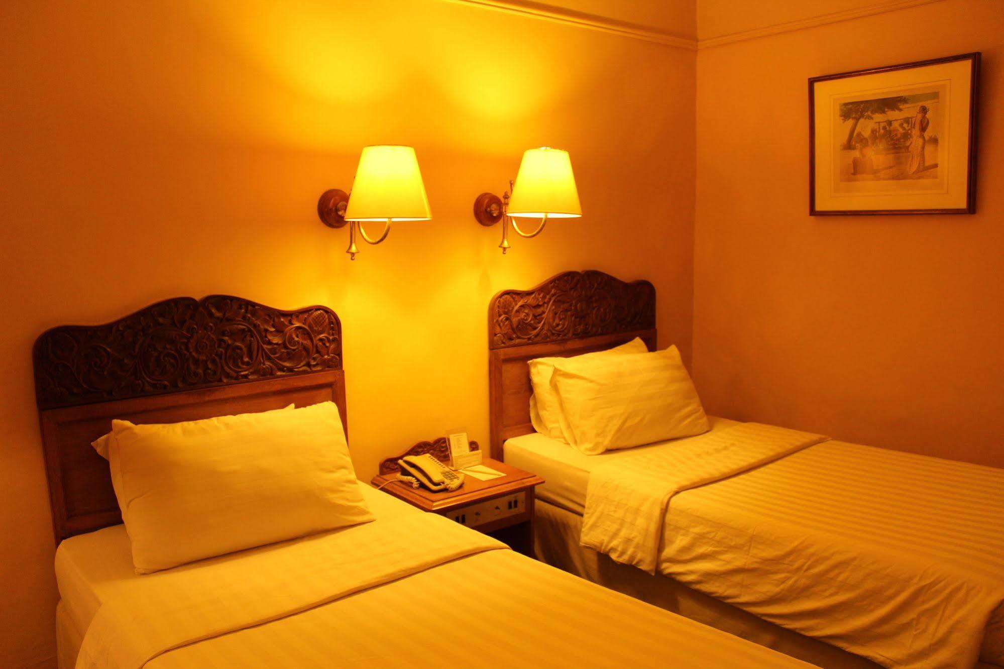 Hotel Mutiara Malioboro Jogyakarta Zewnętrze zdjęcie