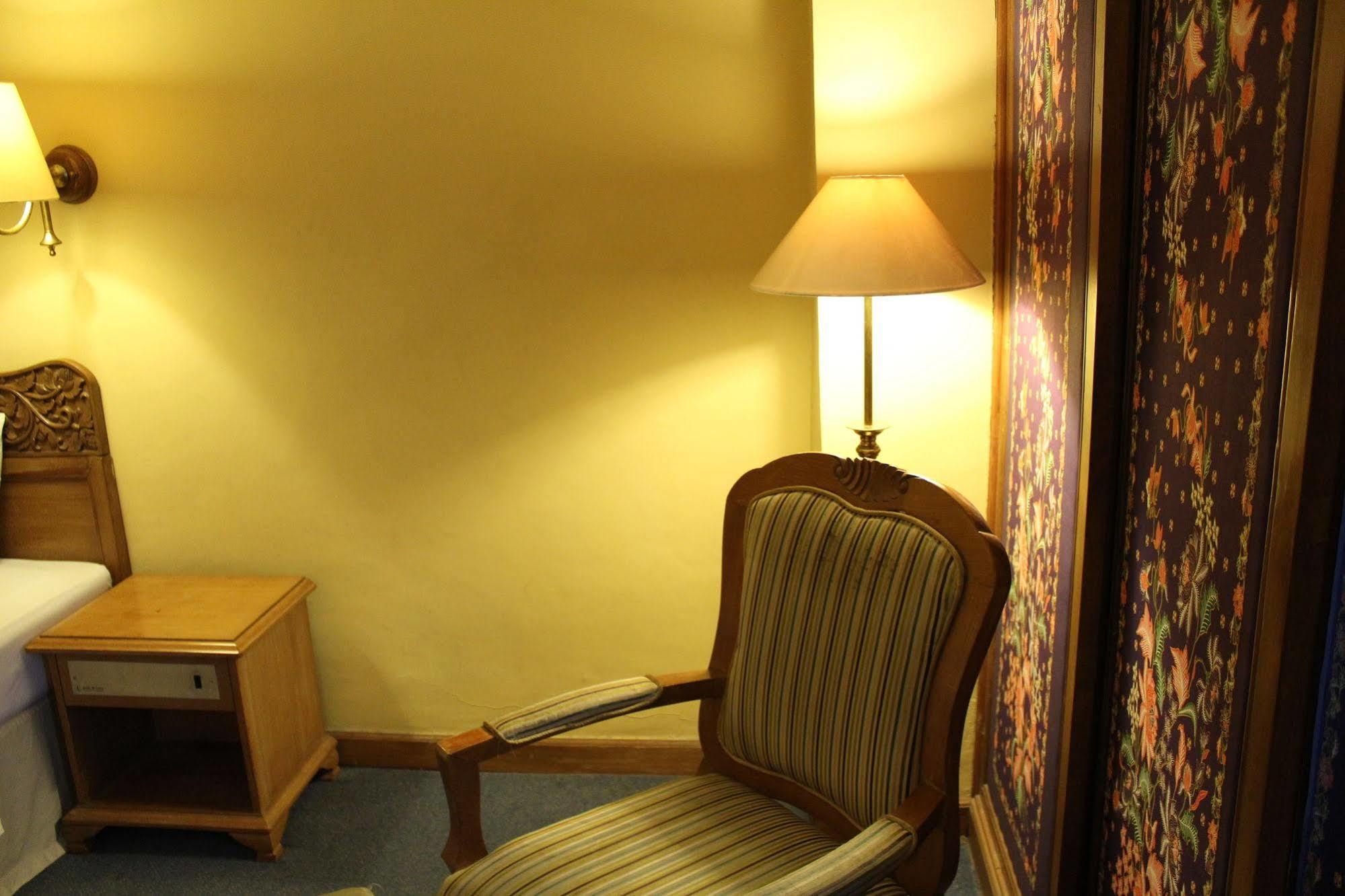 Hotel Mutiara Malioboro Jogyakarta Zewnętrze zdjęcie