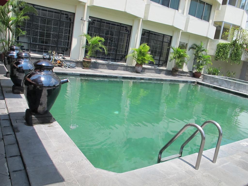 Hotel Mutiara Malioboro Jogyakarta Zewnętrze zdjęcie